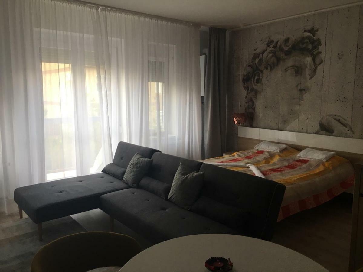 Hunyadi Apartman Szekszárd エクステリア 写真